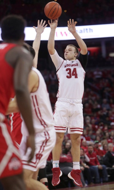 Ohio State blows out Wisconsin 83-58 to open Big Ten play (Dec 02, 2017)
